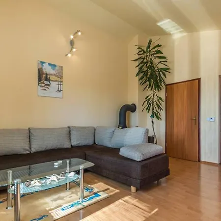 Stela Apartman *