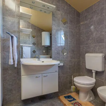 Stela Apartman *